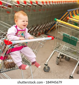  Baby In Shopping Cart - Trolley