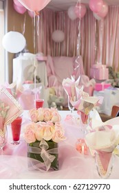 Baby shower hen party table decorations and balloons - Shutterstock ID 627129770