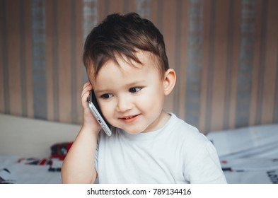 Cute Asian Child Girl Headphones Listening Stock Photo 676048279 ...