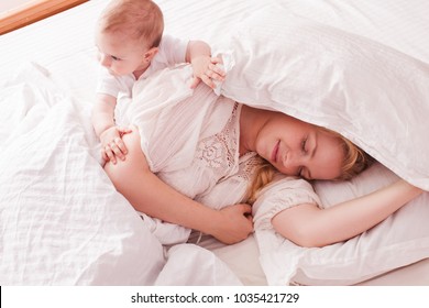 Baby Wake Up Sleepy Mom