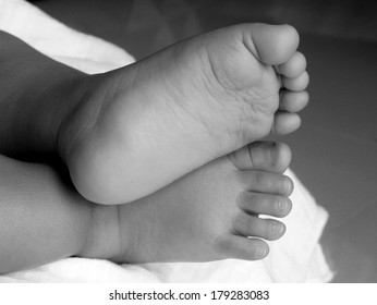 baby's feet , B&W , black and white