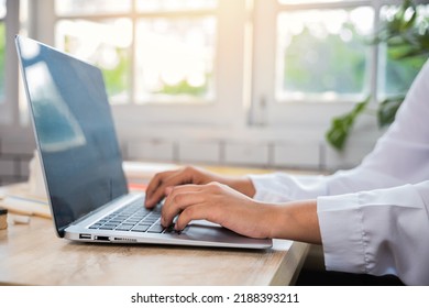 4,598 Female professor desk Images, Stock Photos & Vectors | Shutterstock