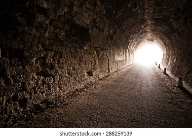 Back tunnel image with wide angle lens