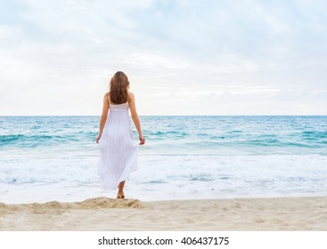 3,950 Behind woman stand sea Images, Stock Photos & Vectors | Shutterstock