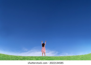 少女 後ろ姿 ワンピース の画像 写真素材 ベクター画像 Shutterstock