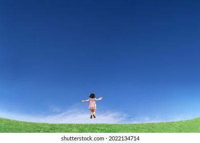 少女 後ろ姿 ワンピース の画像 写真素材 ベクター画像 Shutterstock