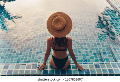 72,141 Bikini Woman Sitting Images, Stock Photos & Vectors | Shutterstock