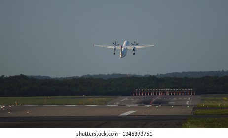 Back View Twin Engine Turboprop Commercial Stock Photo 1345393751 ...