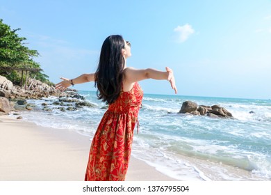 Back View Young Girl On Beach Stock Photo 1376795504 | Shutterstock