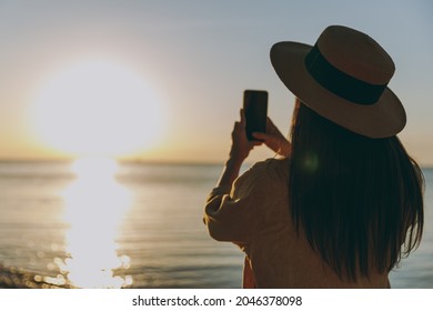 女性 海 後ろ姿 の画像 写真素材 ベクター画像 Shutterstock