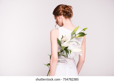 女性 ドレス 後ろ姿 の写真素材 画像 写真 Shutterstock