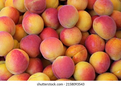 Background of juicy ripe apricots.