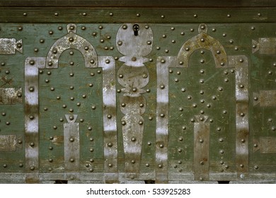 Background Of An Old Chest Bind With Metal