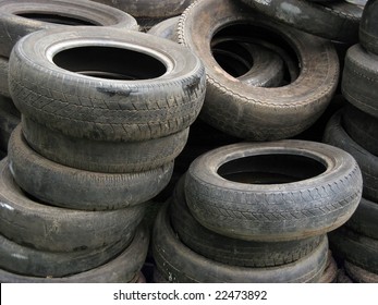 Background of old tires stacked