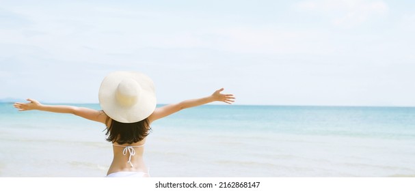 2,451 Bikini backside Stock Photos, Images & Photography | Shutterstock