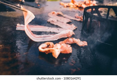 Gemüse Bacon auf Feuerplatte grillen 