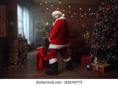 Bad Drunk Santa Claus Pee On Gifts