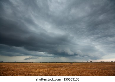 162,108 Black Cloudy Weather Images, Stock Photos & Vectors 