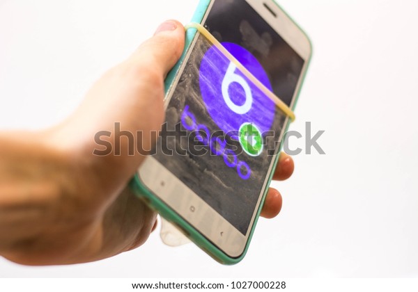 Zoosk dating numero di telefono di servizio