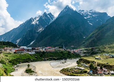 Badrinath Town And Alaknanda River