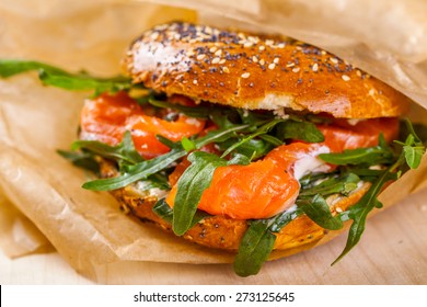 Bagel With Salmon And Arugula