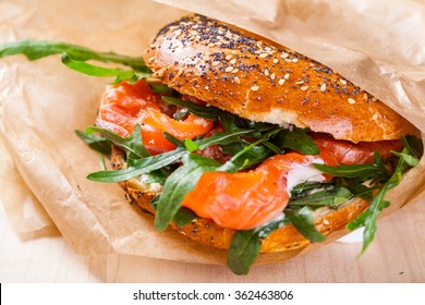 Bagel With Salmon And Arugula