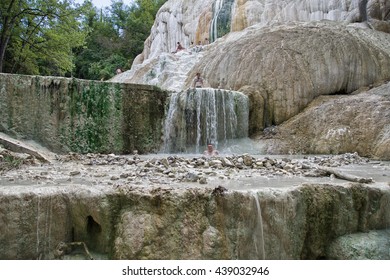 https://image.shutterstock.com/image-photo/bagni-san-filippo-italy-august-260nw-439032946.jpg