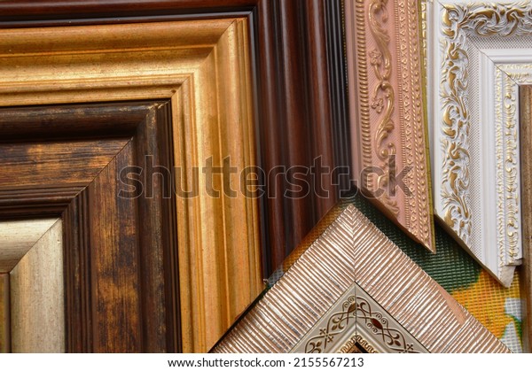 Baguette\
frames for paintings and images. Frame\
corners