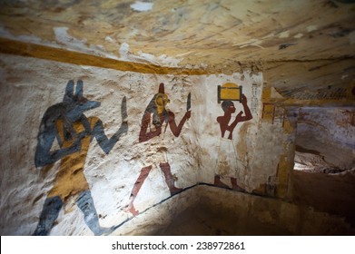 BAHARIYA OASIS, EGYPT - NOV 24, 2014: Inteiror Of The Rock Cut TOmb Of Amun Iuf Ankh, Egypt. One Of The Main Sites Of Bahariya Oas