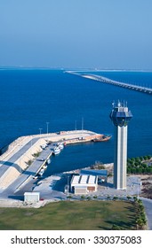 Bahrain, The King Fahad Causeway On The Arabian Border