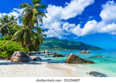 Baie Beau Vallon - Beach on island Mahe in Seychelles
