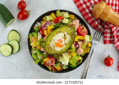 Baked Avocado Egg With Tuna Salad