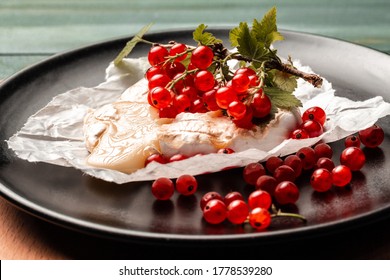 Camembert And Cranberry の画像 写真素材 ベクター画像 Shutterstock