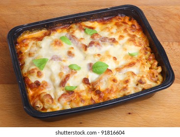 Baked Pasta Ready Meal With Spiral Pasta, Chicken, Bacon And Cheese.