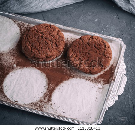 baked round chocolate chip cookies