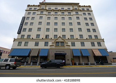 BAKERSFIELD, CA - MAY 8,2016: The Landmark Padre Hotel Was Constructed In 1928. Recently Renovated, It Now Accommodates Guests With Elegant Rooms And Fine Dining.