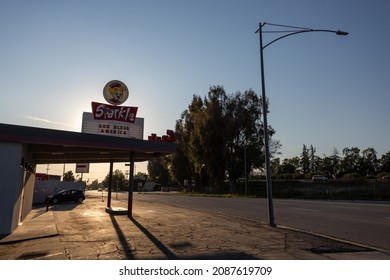 Bakersfield, California - March 28, 2020: A Sign For God Bless America At A Dry Cleaners.