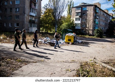 Bakhmut, Ukraine - October 19, 2022 Group Of Television Journalists And War Photographers Working In The City Of Bakhmut, Covering The War Under The Bombardments Of The Russian Army