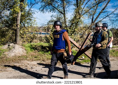 Bakhmut, Ukraine - October 19, 2022 Group Of Television Journalists And War Photographers Working In The City Of Bakhmut, Covering The War Under The Bombardments Of The Russian Army