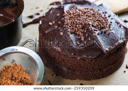 baking and decorating chocolate cake
