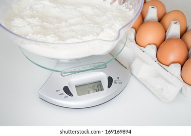 5,695 Weighing ingredients Images, Stock Photos & Vectors | Shutterstock