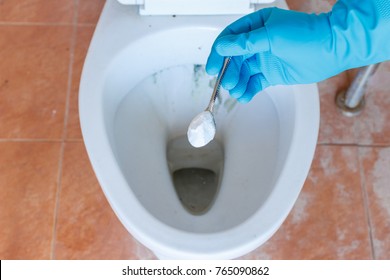 Baking Soda Used To Clean  Bathroom And Toilet Bowl