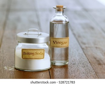 Baking Soda With White Vinegar