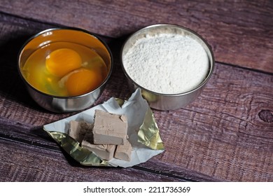 Baking Yeast With Eggs And Flour