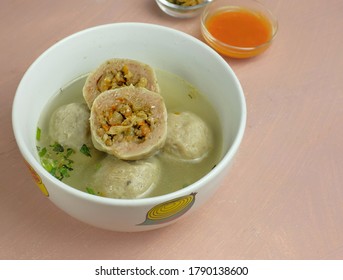 bakso pedas images stock photos vectors shutterstock https www shutterstock com image photo bakso isi cincang kuah indonesian beef 1790138600