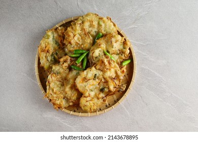 Bala-bala Or Bakwan Or Vegetable Fritter, Traditional Indonesian Snack, Made From Carrot, Cabbage And Bean Sprouts And Mix With Flour And Deep Fried. Served With Chillies And Peanuts Sauce