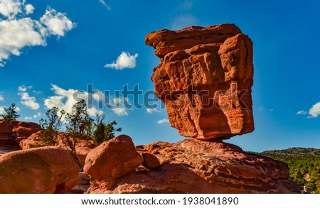 The Balanced Rock, Leaning Rock. The Garden of the Gods, Colorado, USA