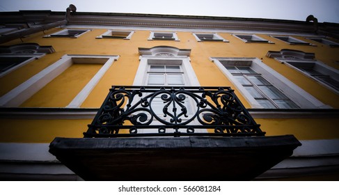 balcony