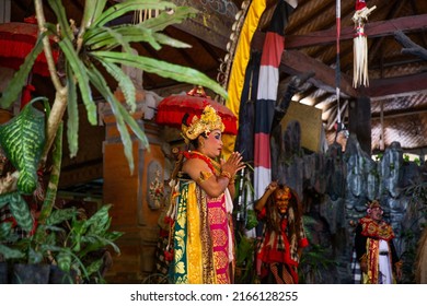 Bali - Indonesia - 10.22.2015: A Female Balinese Stage Actress Performing In Colorful Traditional Clothes