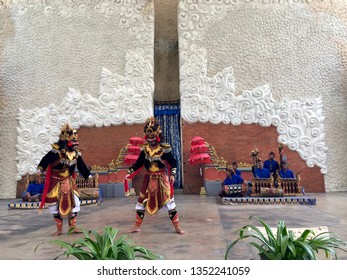 80 Tari kecak uluwatu Images, Stock Photos & Vectors | Shutterstock